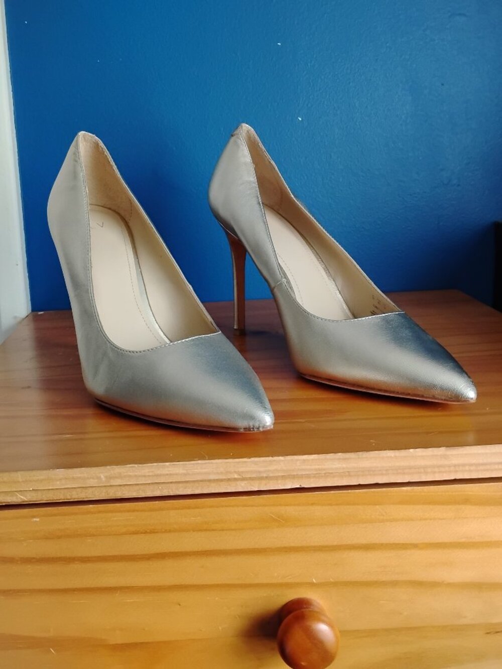 PLV gold leather pump 11